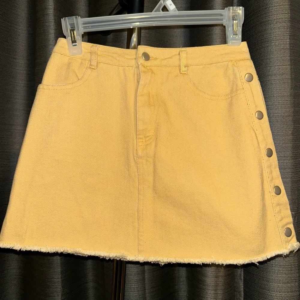 Magnolia south women’s distressed skirt - size XS